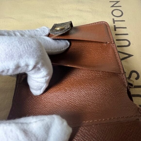 LOUIS VUITTON MONOGRAM SNAP WALLET AUTHENTIC-VINTAGE🎉 - Picture 7 of 8